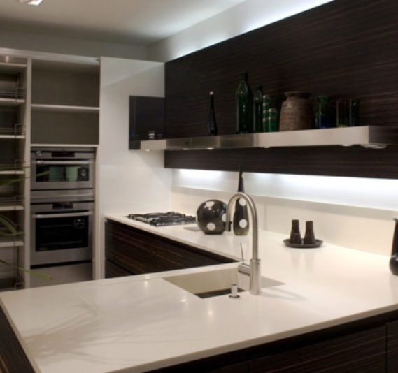 Г-образная столешница с раковиной Corian Glacier White